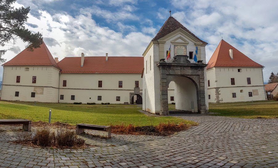 Castelul Mikó, Olteni, Romania, Romania